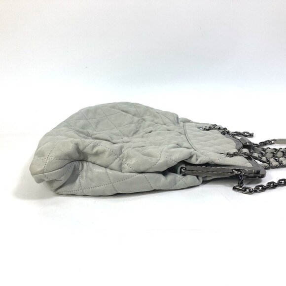 CHANEL Gray Leather Shoulder Bag - Picture 3 of 14
